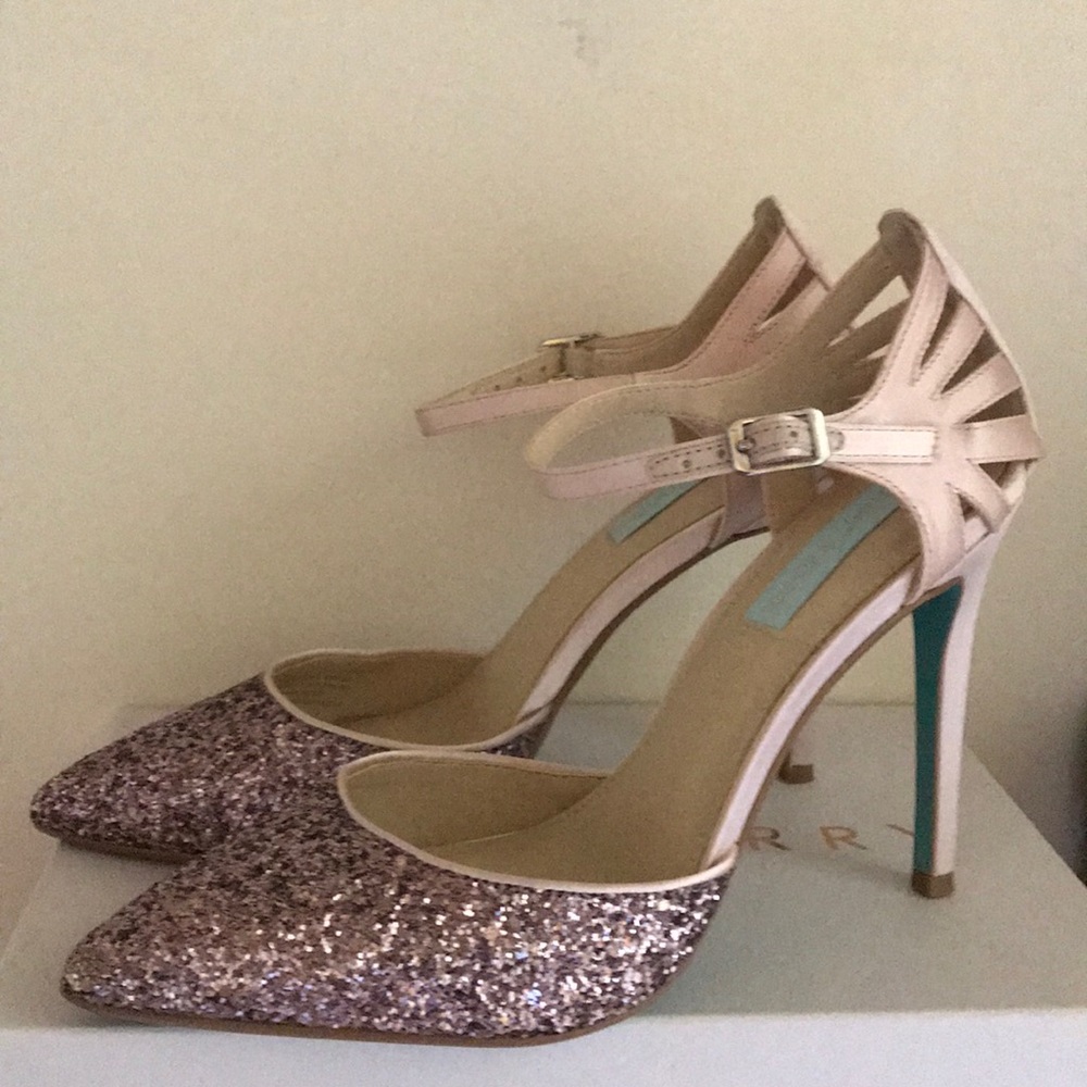 Shoe